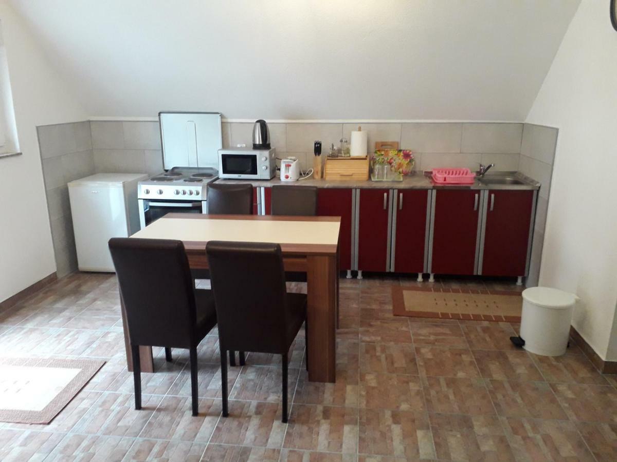 Mrsinj Apartment