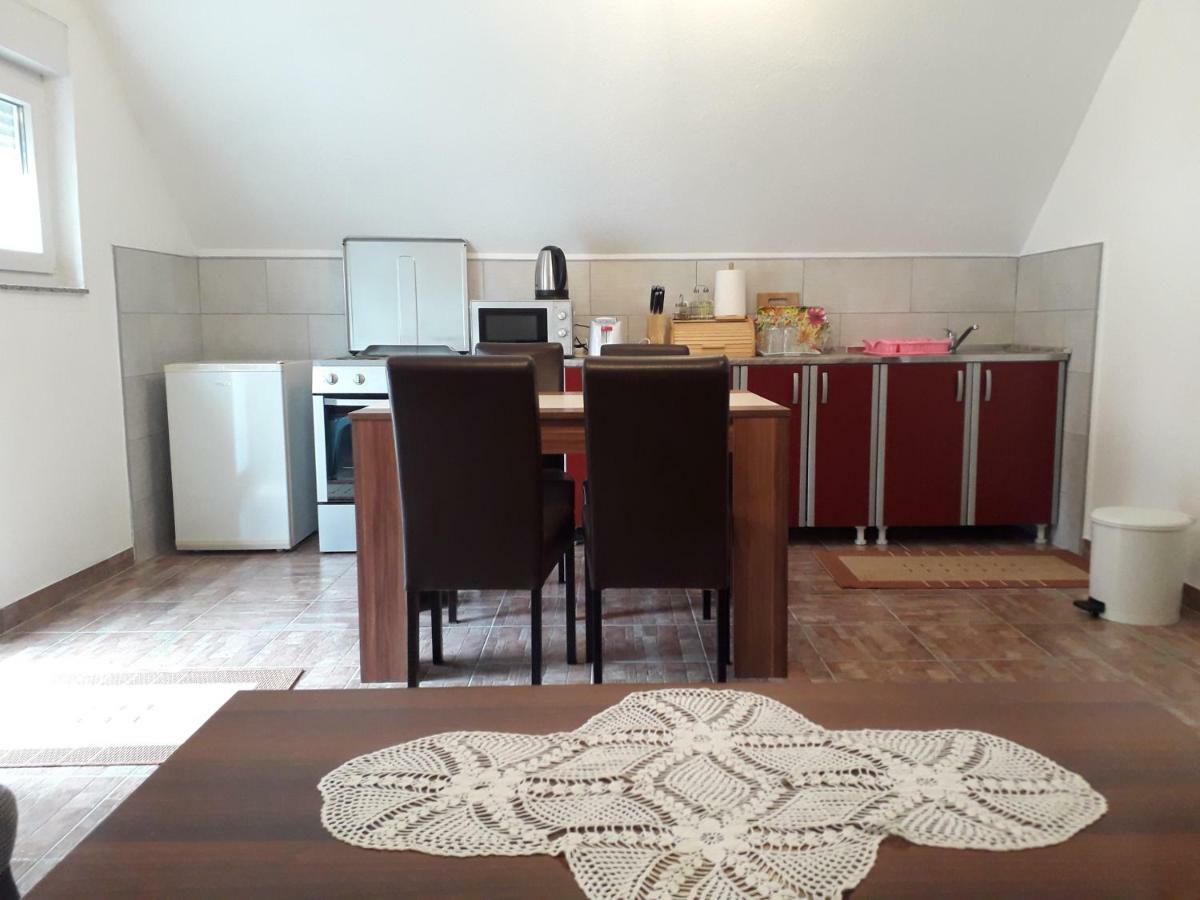 Apartment Mrsinj *